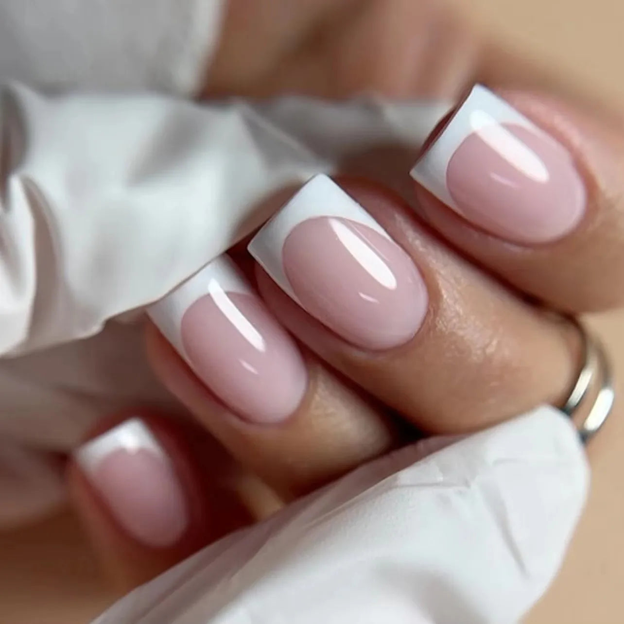 VICTORINE | Press-On Nails | 24PCS